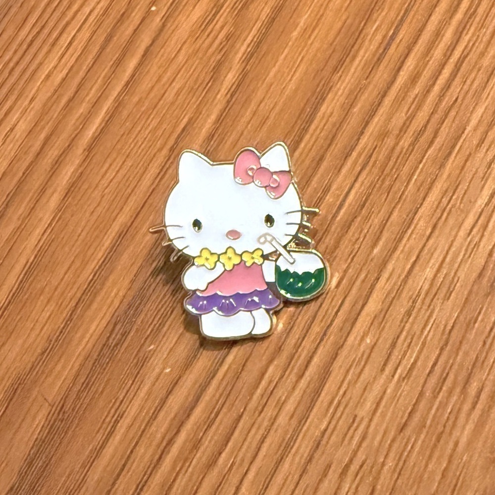Women’s Jewelry Fashion Cute Floral Hello Kitty Enamel Pin - White and Pink